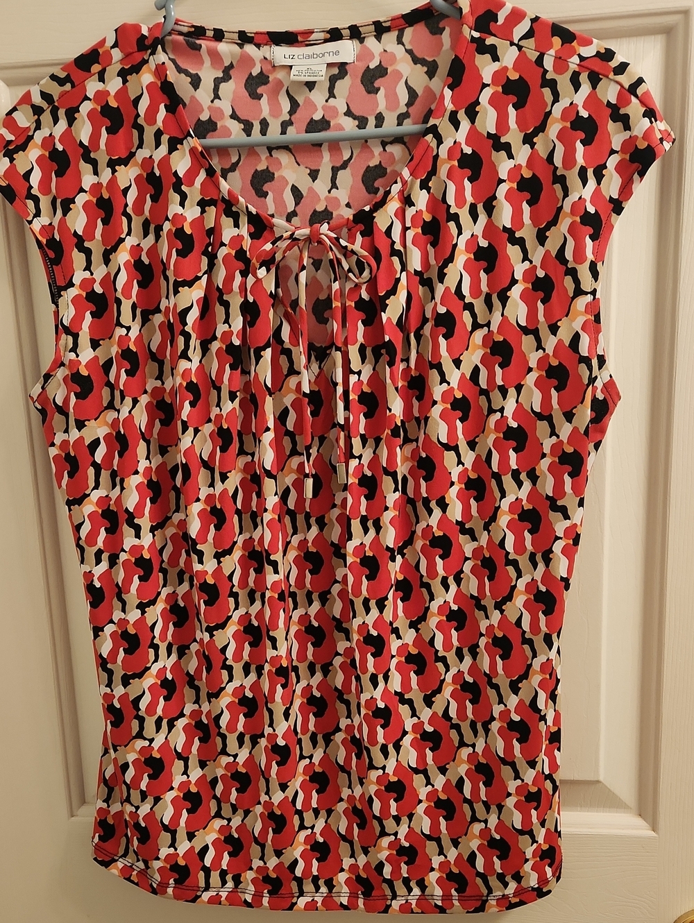 Liz Claiborne Red Black Cream Print Tie-Neck Sleeveless Top